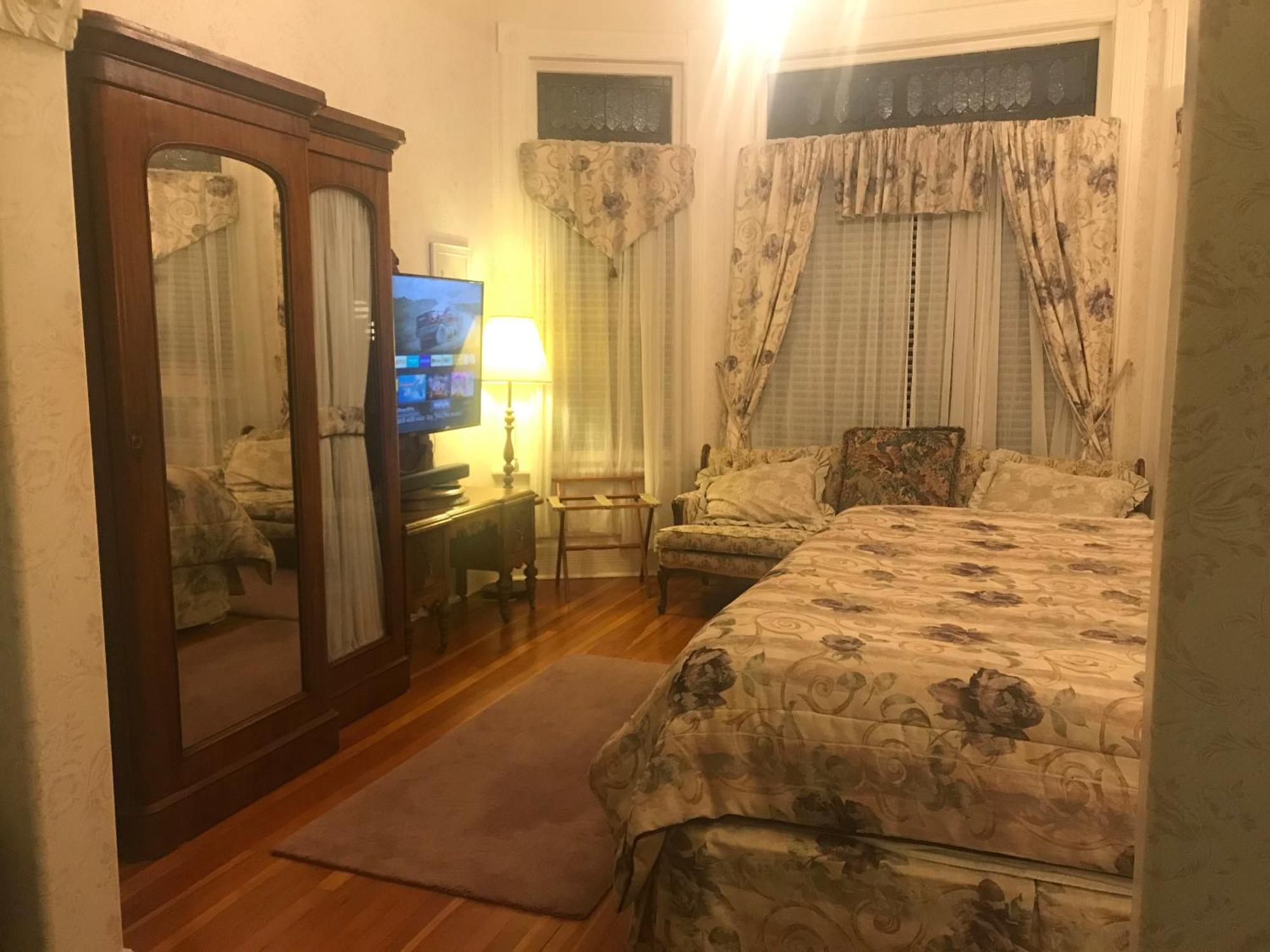 Haterleigh Heritage Inn Victoria Buitenkant foto