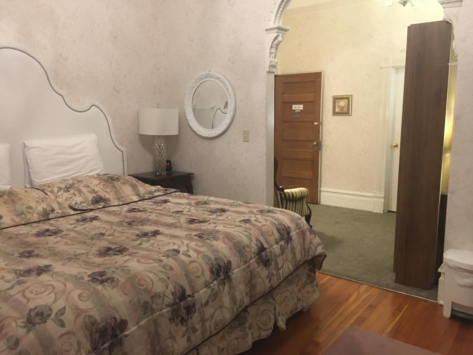 Haterleigh Heritage Inn Victoria Buitenkant foto